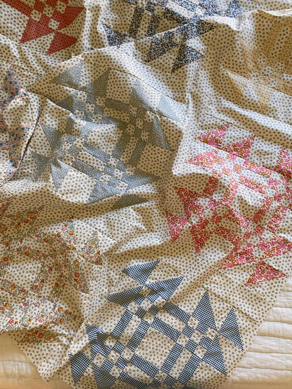 π§΅π Gables Quilt Pattern β Elevate Your Quilting Journey with Versatility and Style - The QuilTea Corner