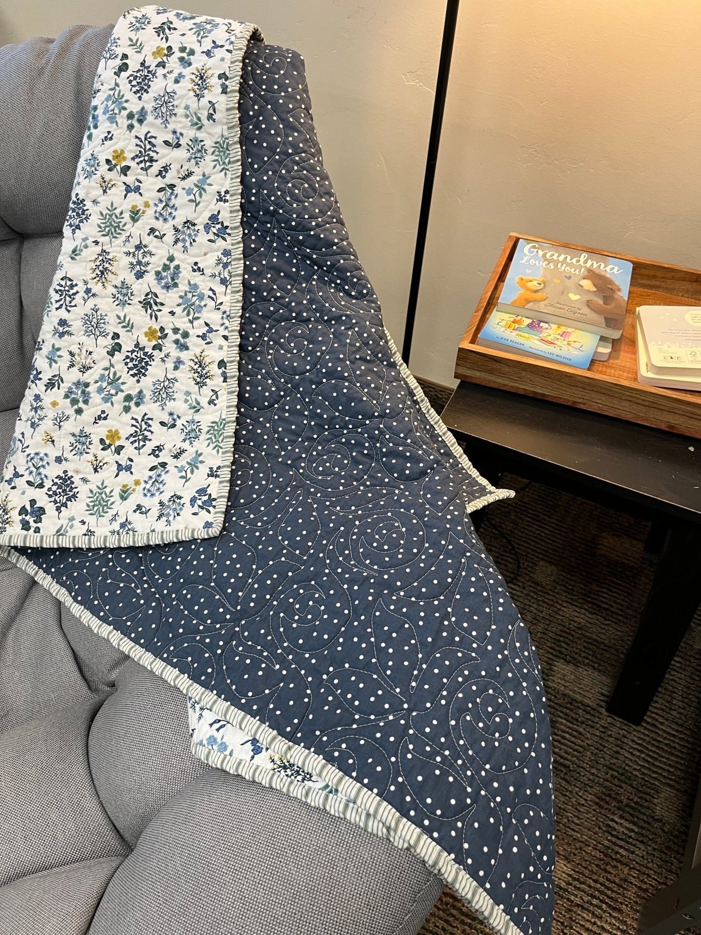 Navy dot & White Floral Wholecloth Quilt & Book Bundle - The QuilTea Corner
