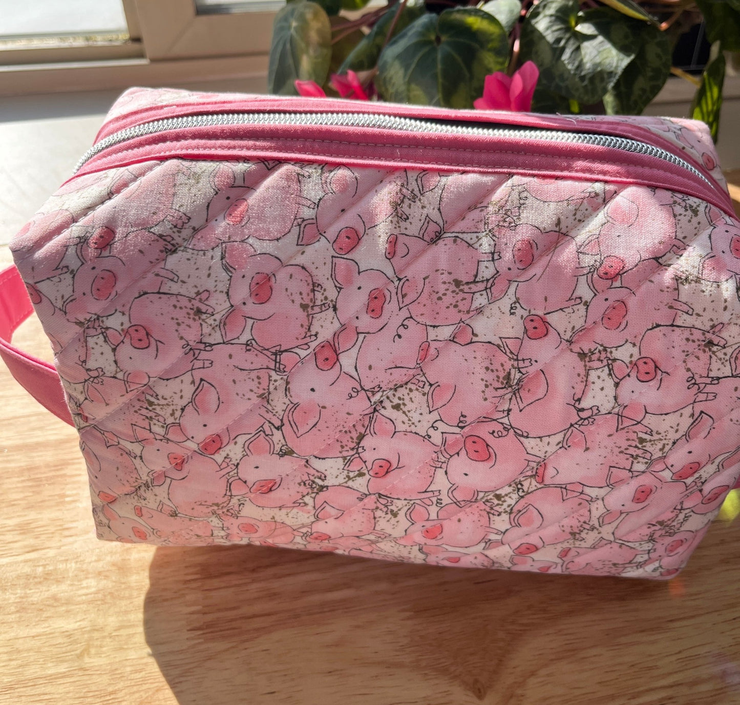 Pig π Zippered Boxy Bag: A funky Blend of Fun and Function - The QuilTea Corner
