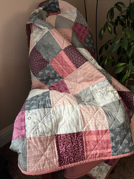 Scrappy Patchwork Throw Quilt in Pinks, Grey, and Cream โ Handmade Cotton Quilt - The QuilTea Corner