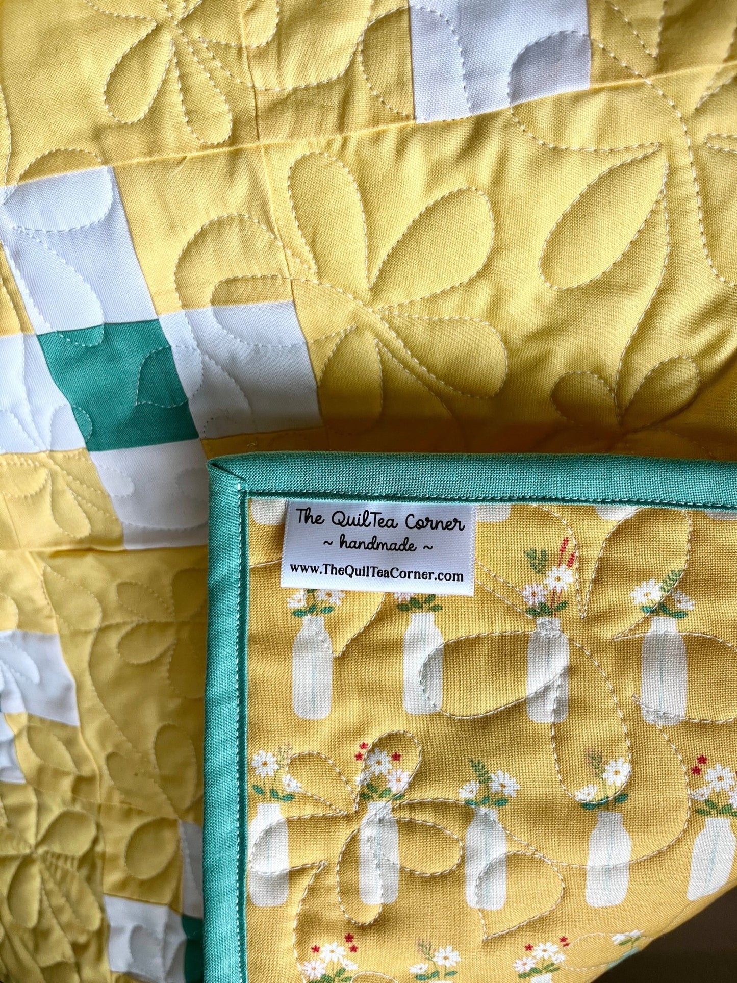 Spring Daisy’s Yellow & Green Traditional Irish Chain Baby Quilt - The QuilTea Corner