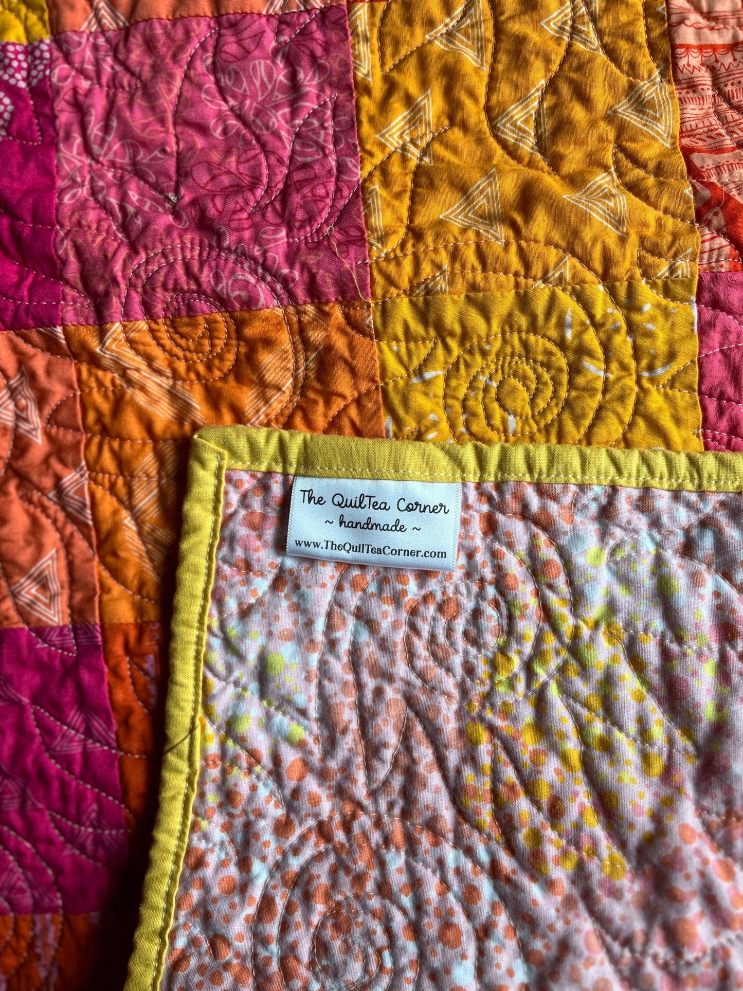 🌞🌸 Sunlit Harmony Throw Quilt A Burst of Warmth and Joy for Your Home - The QuilTea Corner