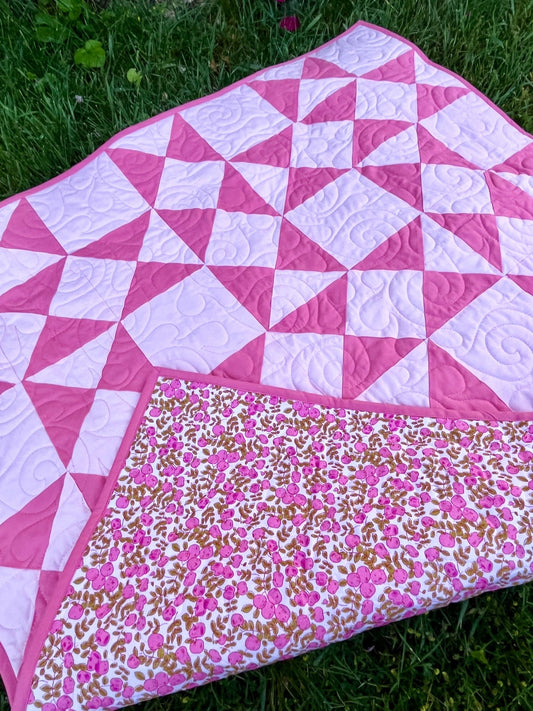 Triangle Ivy Pink Baby Quilt - The QuilTea Corner