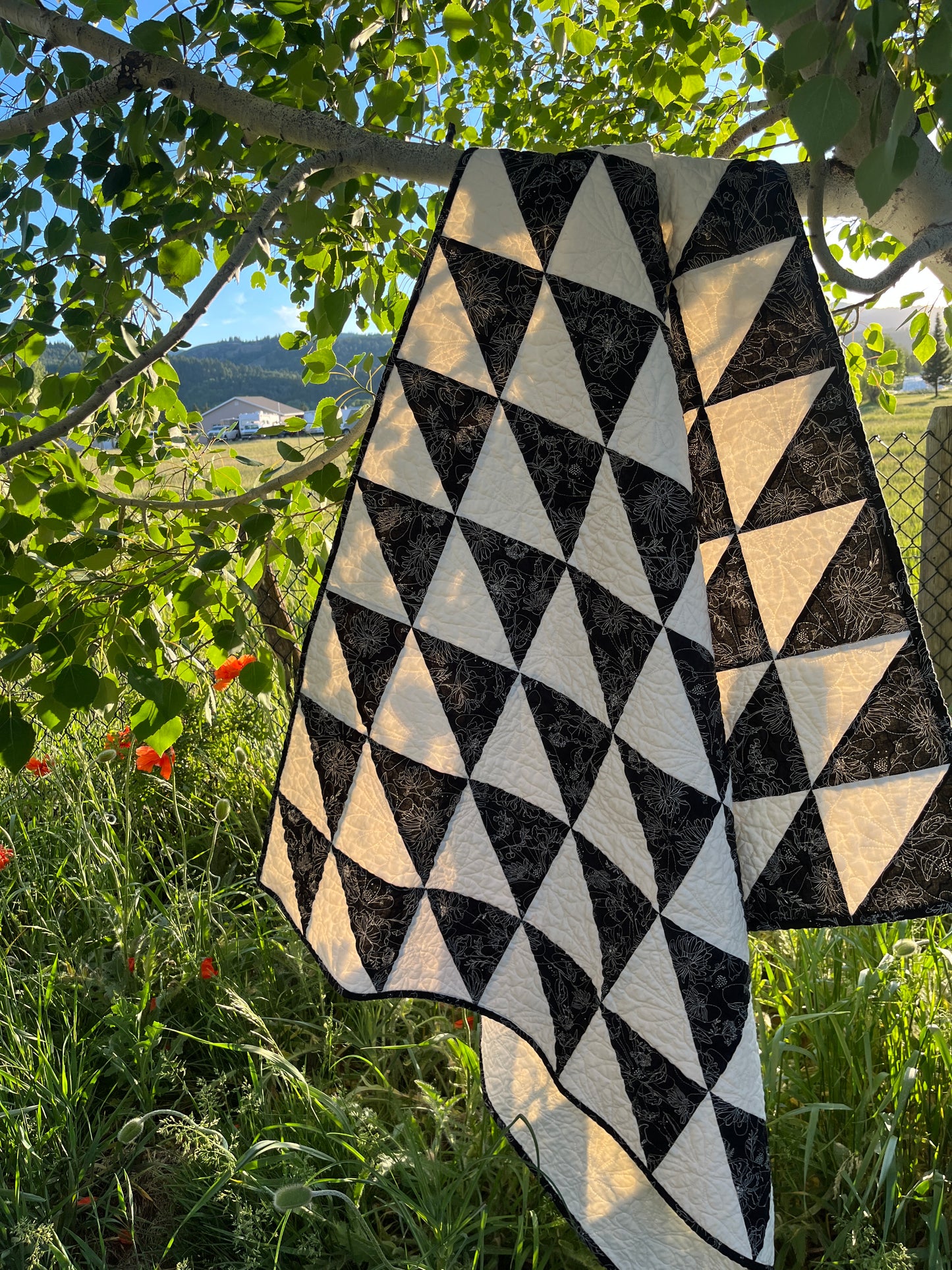 Black and Cream Quilt – Half Square Triangle Quilt – Classic Patchwork Throw – Wildflower Quilted Blanket