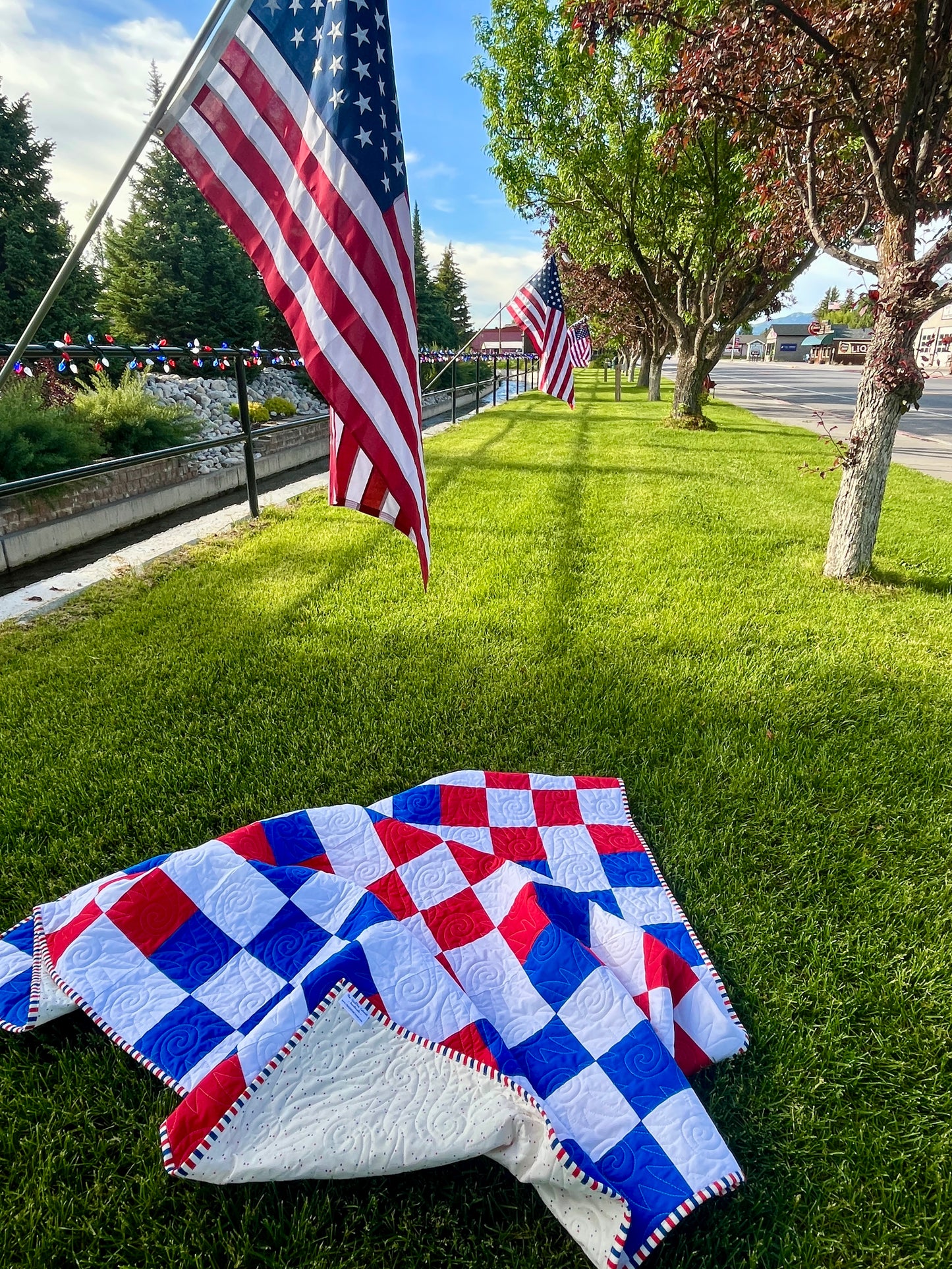 Patriotic Quilt – Old Market Square Quilt – Red White and Blue Throw Quilt – Americana Patchwork Quilt – Handmade Cotton Quilt