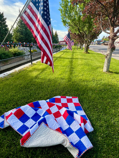 Patriotic Quilt – Old Market Square Quilt – Red White and Blue Throw Quilt – Americana Patchwork Quilt – Handmade Cotton Quilt
