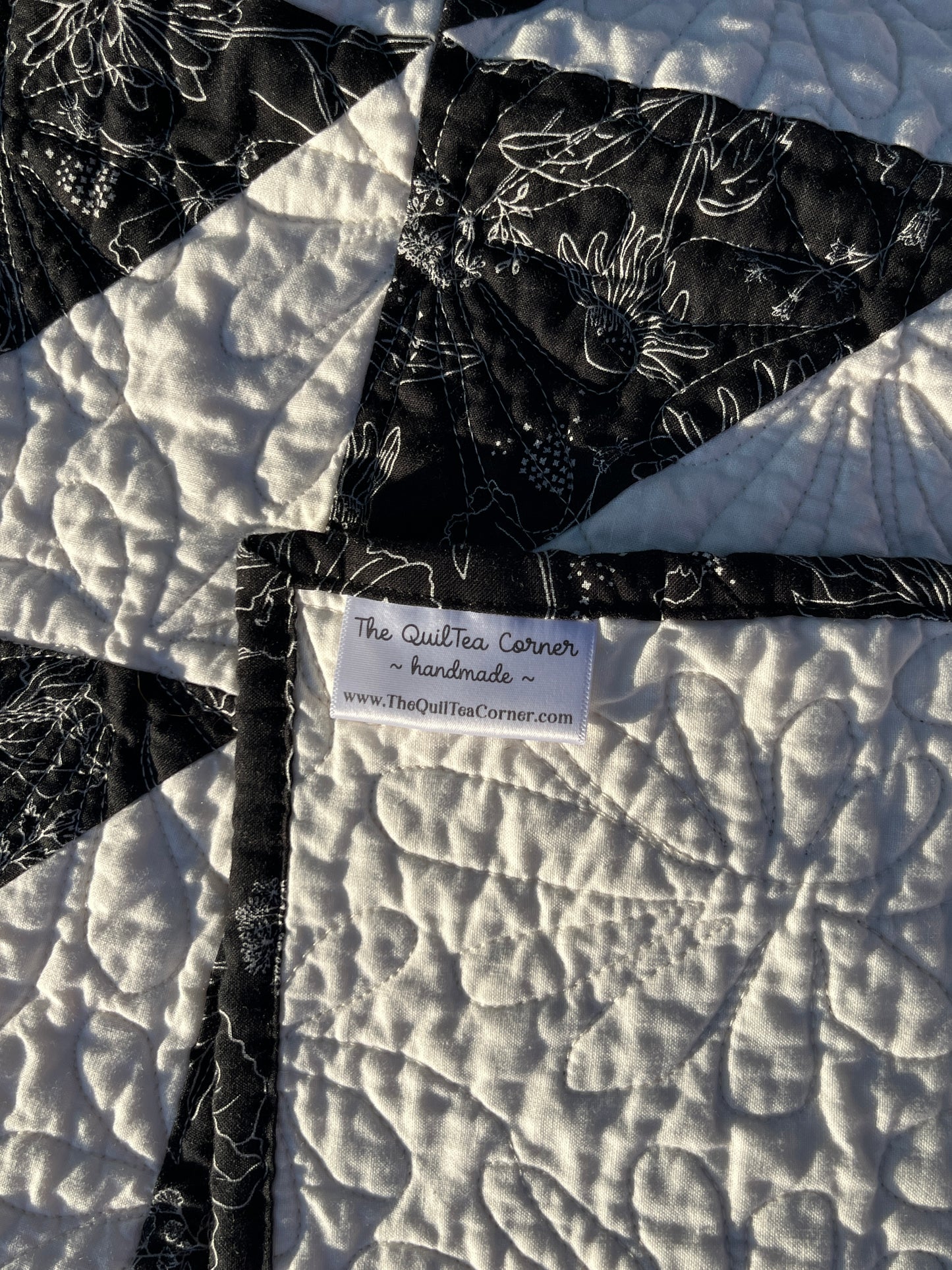 Black and Cream Quilt – Half Square Triangle Quilt – Classic Patchwork Throw – Wildflower Quilted Blanket