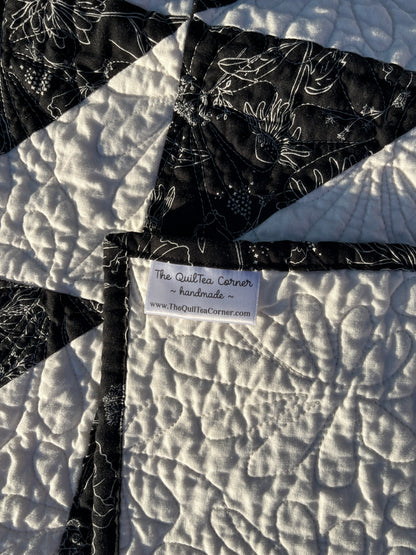 Black and Cream Quilt – Half Square Triangle Quilt – Classic Patchwork Throw – Wildflower Quilted Blanket