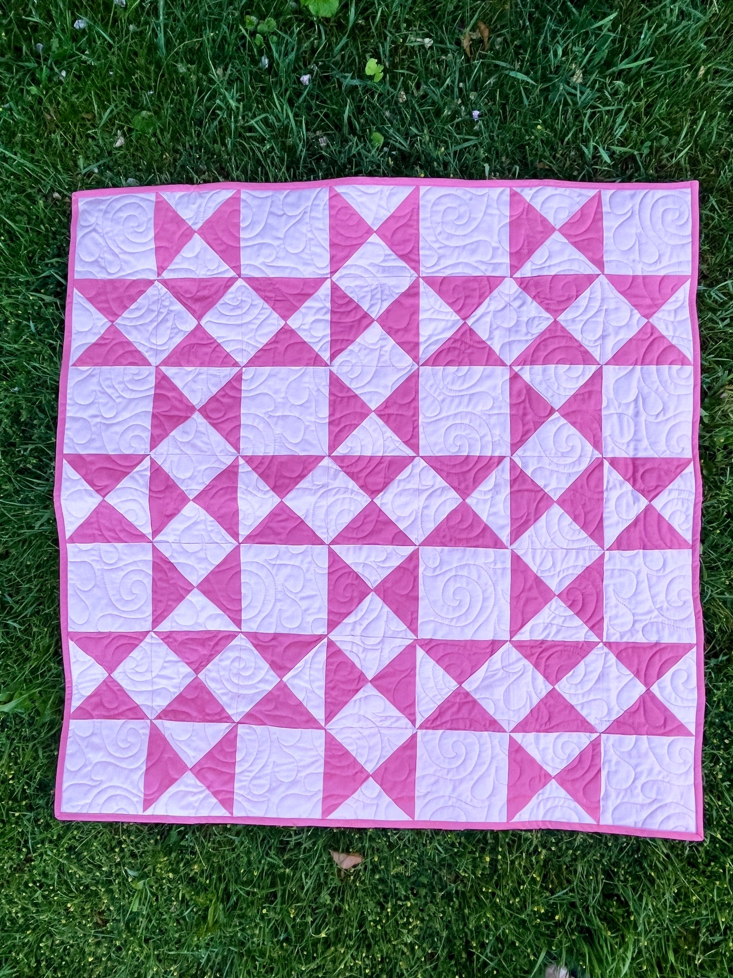 Triangle Ivy Pink Baby Quilt