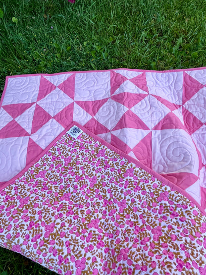 Triangle Ivy Pink Baby Quilt