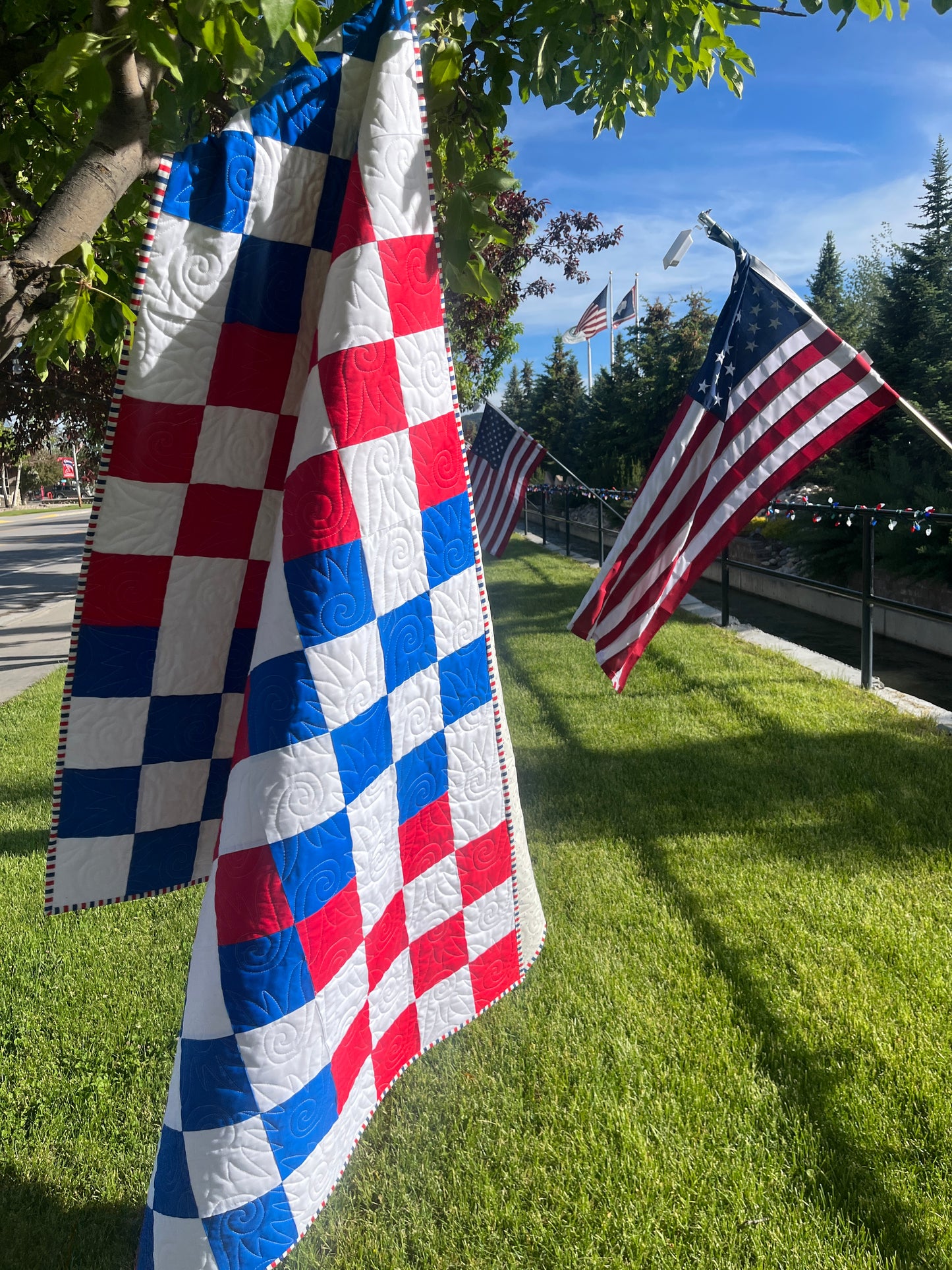 Patriotic Quilt – Old Market Square Quilt – Red White and Blue Throw Quilt – Americana Patchwork Quilt – Handmade Cotton Quilt
