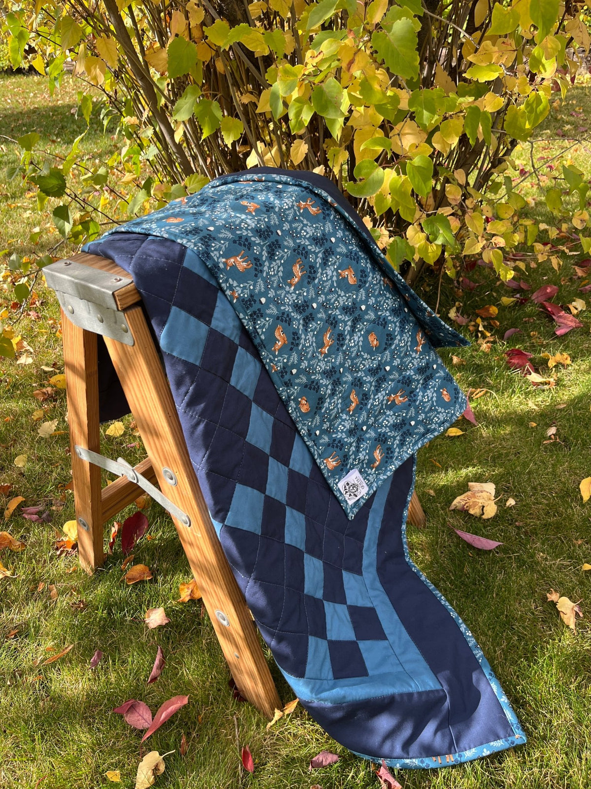 Blue and Navy Modern Irish Chain Baby Quilt - The QuilTea Corner
