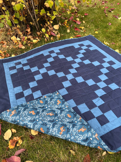 Blue and Navy Modern Irish Chain Baby Quilt - The QuilTea Corner