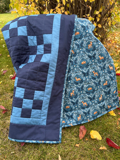 Blue and Navy Modern Irish Chain Baby Quilt - The QuilTea Corner