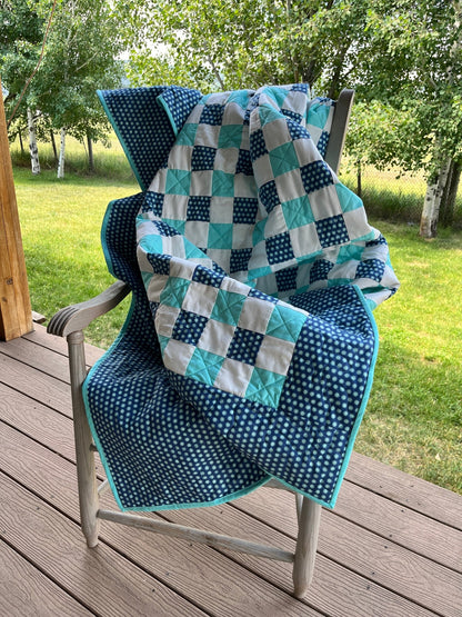 Blue Circle Checkered Throw Quilt - The QuilTea Corner