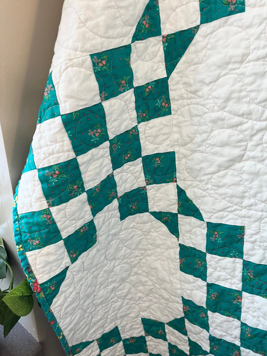 Double Bubble Quilt – Modern Double Irish Chain in Teal and White | Handmade Throw Quilt - The QuilTea Corner