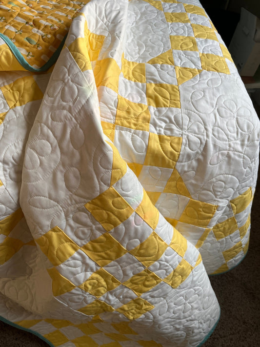 Double Bubble Quilt – Modern Double Irish Chain in Yellow and White | Handmade Throw Quilt - The QuilTea Corner