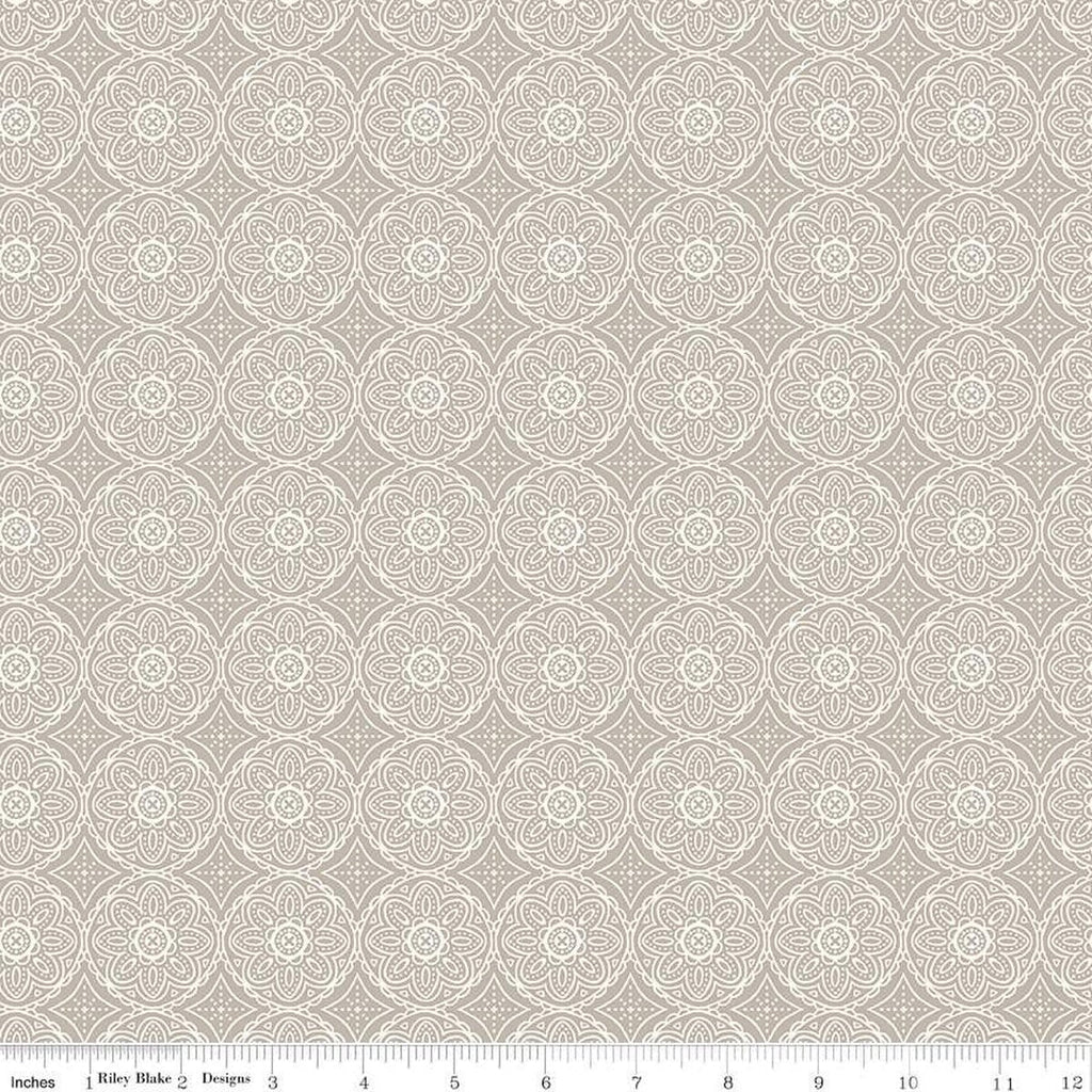 Gingham Cottage Medallion | Gray 1/2 yard - The QuilTea Corner