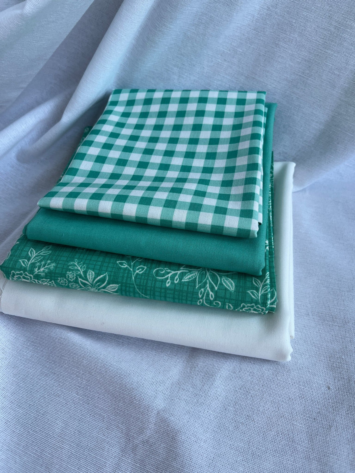 Louis Quilt Kit Green | Baby Size, All Fabrics Included - The QuilTea Corner