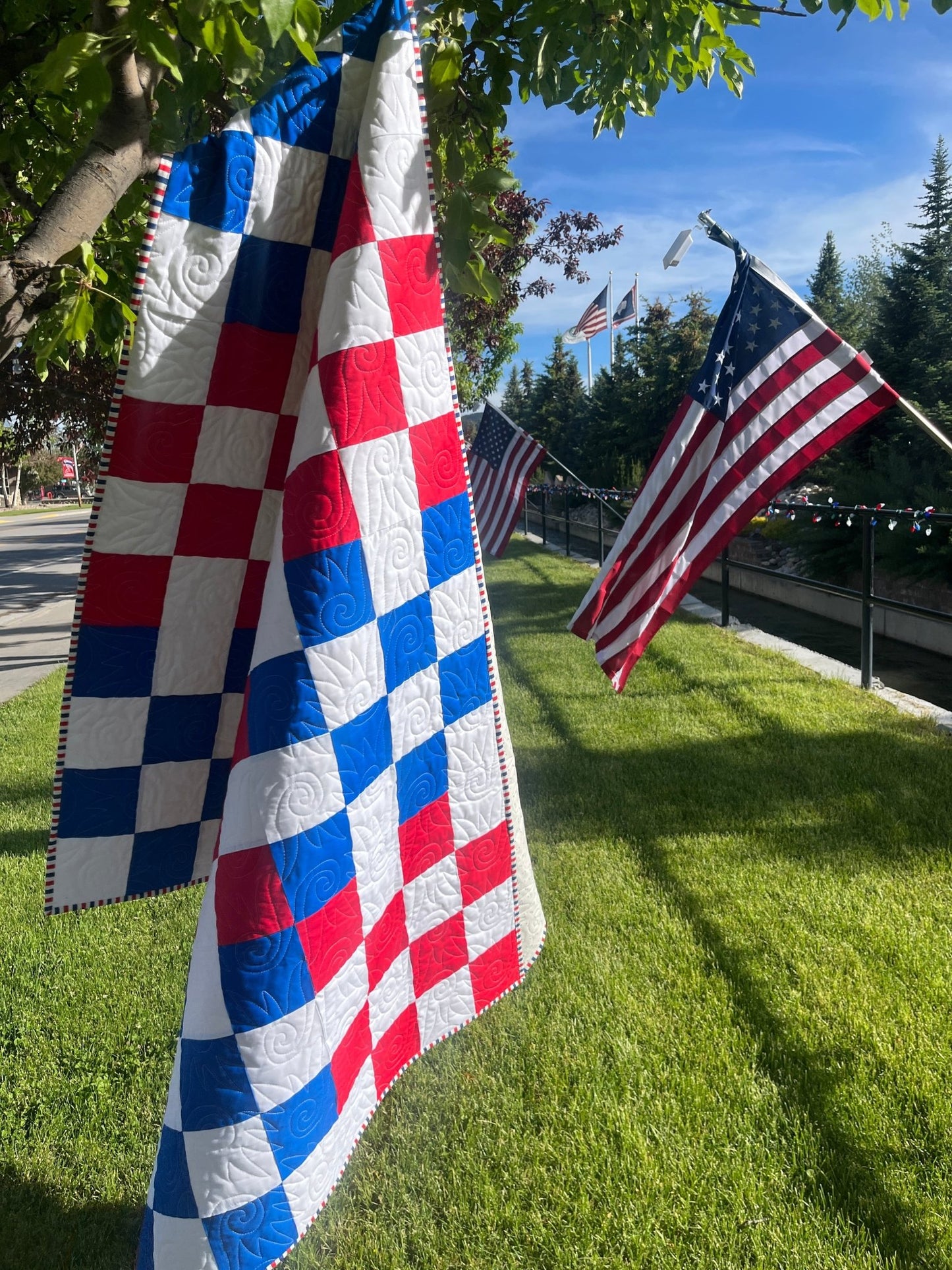 Patriotic Quilt – Old Market Square Quilt – Red White and Blue Throw Quilt – Americana Patchwork Quilt – Handmade Cotton Quilt - The QuilTea Corner