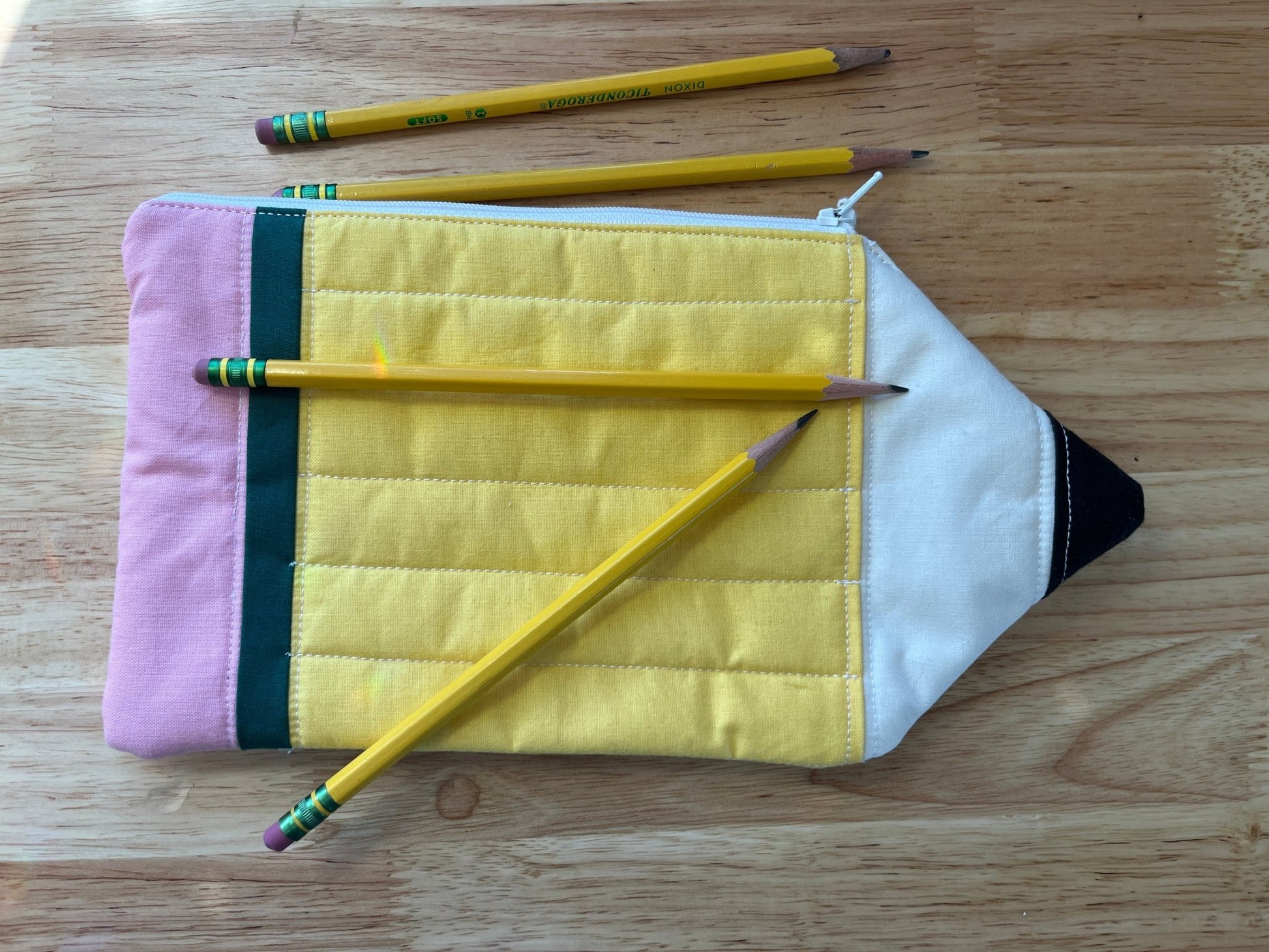 Pencil Zippered Bag – A Creative and Playful Storage Solution 🎨🖊️ - The QuilTea Corner