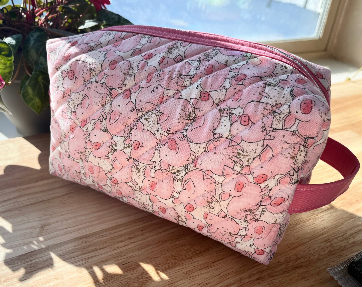 Pig 🐖 Zippered Boxy Bag: A funky Blend of Fun and Function - The QuilTea Corner