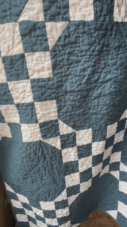 Double Bubble Quilt – Modern Double Irish Chain in Navy and White | Handmade Throw Quilt