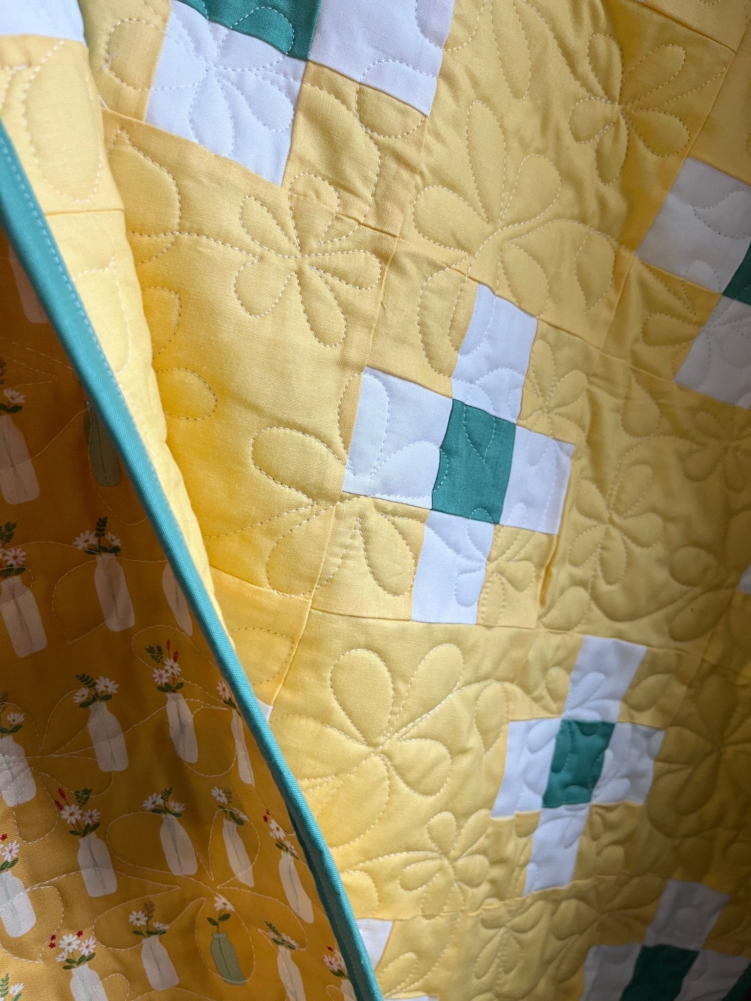 Spring Daisy’s Yellow & Green Traditional Irish Chain Baby Quilt - The QuilTea Corner