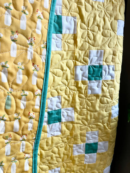 Spring Daisy’s Yellow & Green Traditional Irish Chain Baby Quilt - The QuilTea Corner