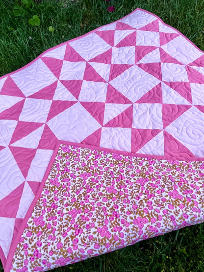 Triangle Ivy Pink Baby Quilt - The QuilTea Corner