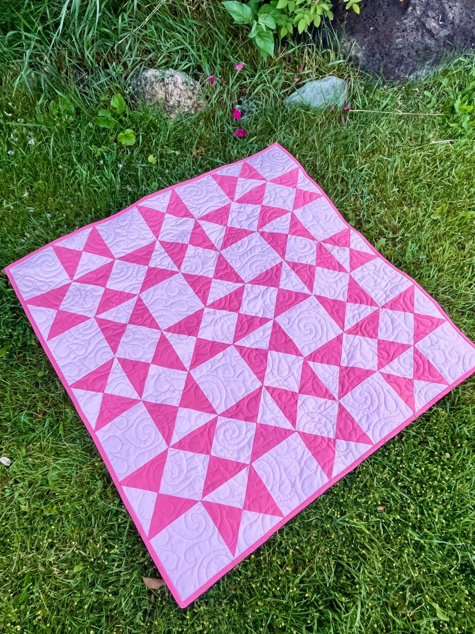 Triangle Ivy Pink Baby Quilt - The QuilTea Corner