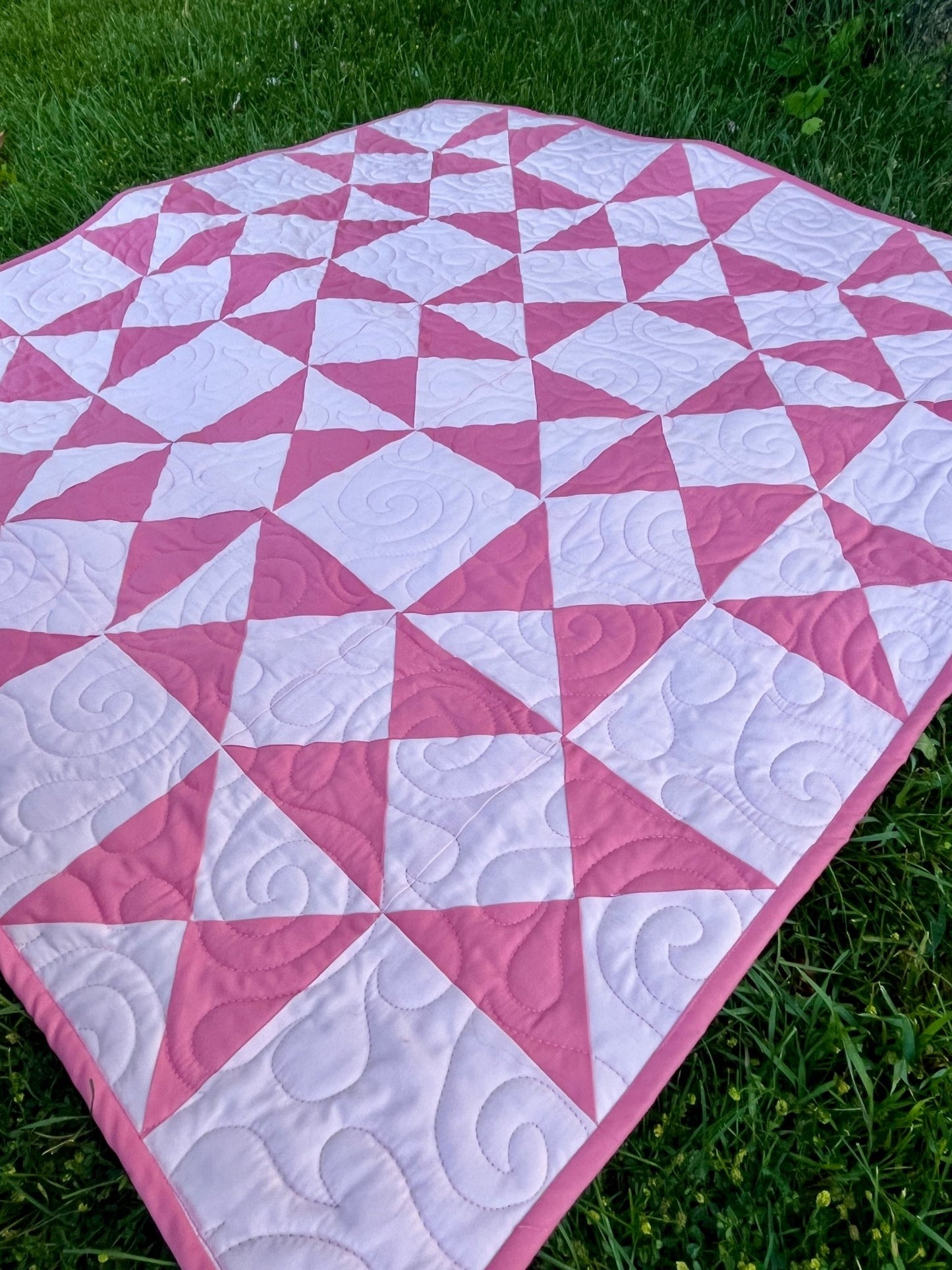 Triangle Ivy Pink Baby Quilt - The QuilTea Corner