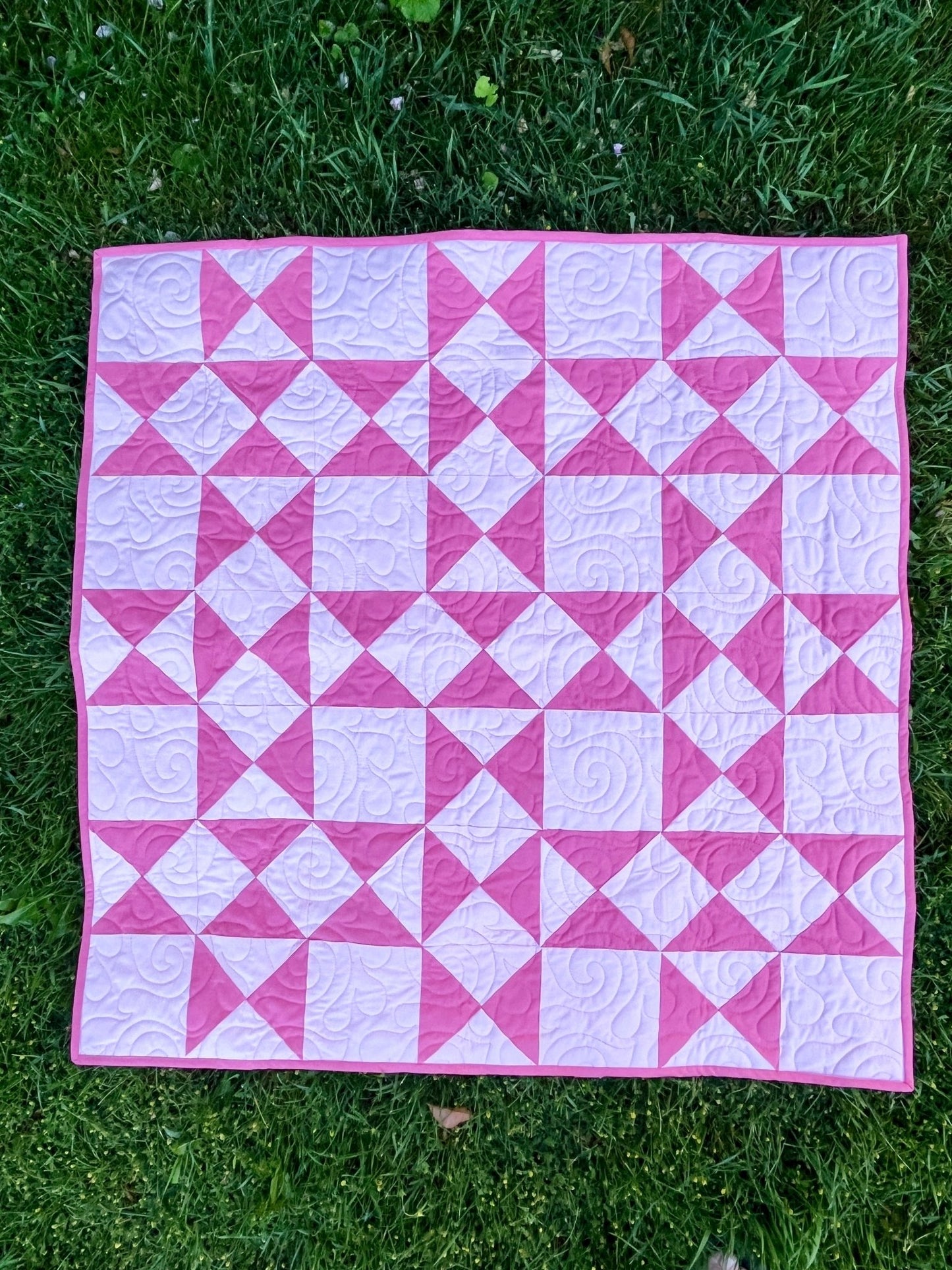 Triangle Ivy Pink Baby Quilt - The QuilTea Corner