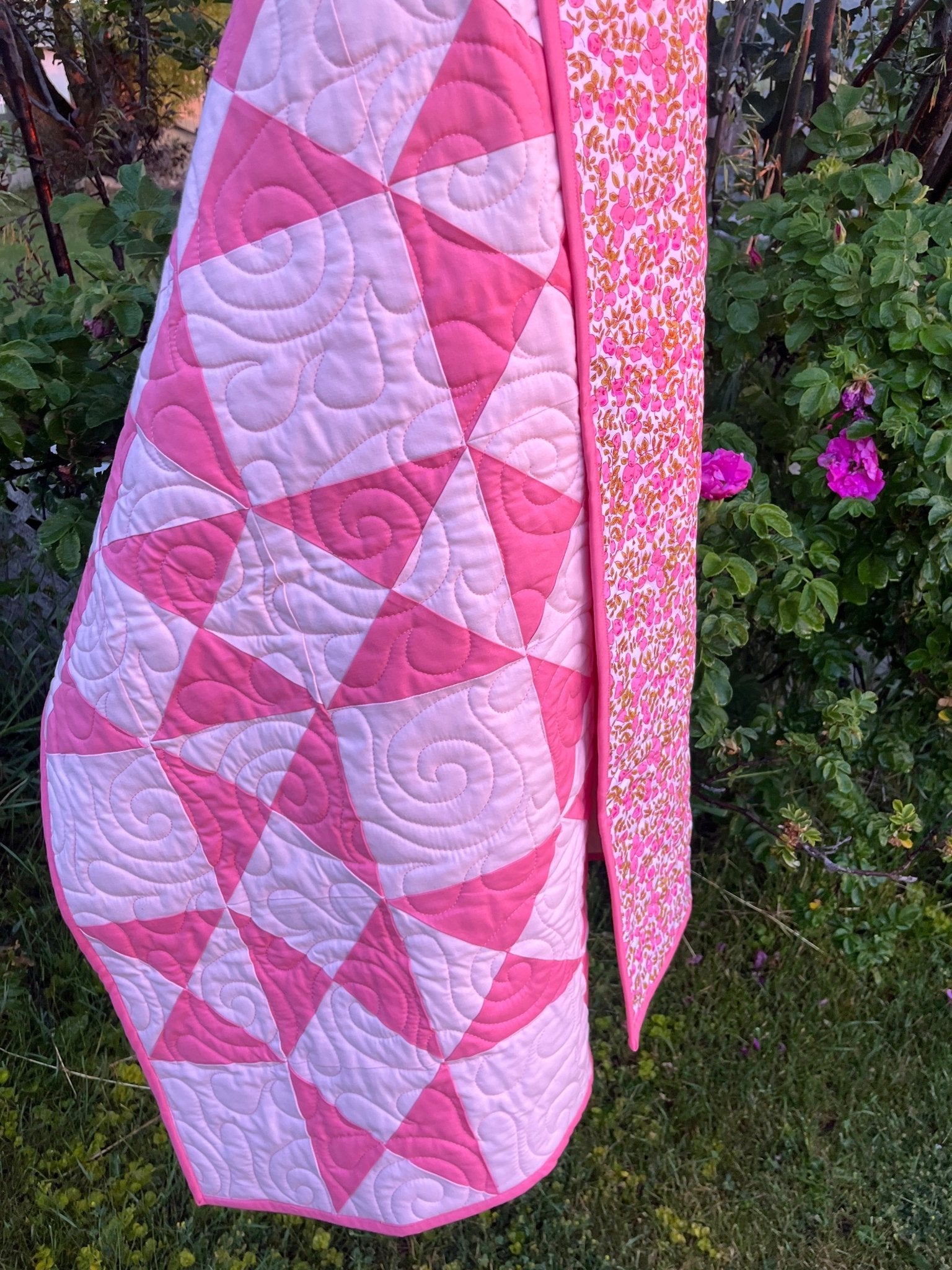 Triangle Ivy Pink Baby Quilt - The QuilTea Corner